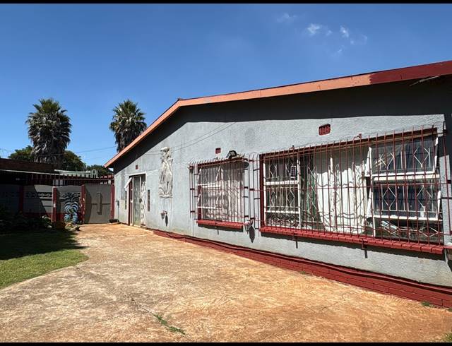 3 BEDROOM HOUSE FOR SALE IN MINNEBRON